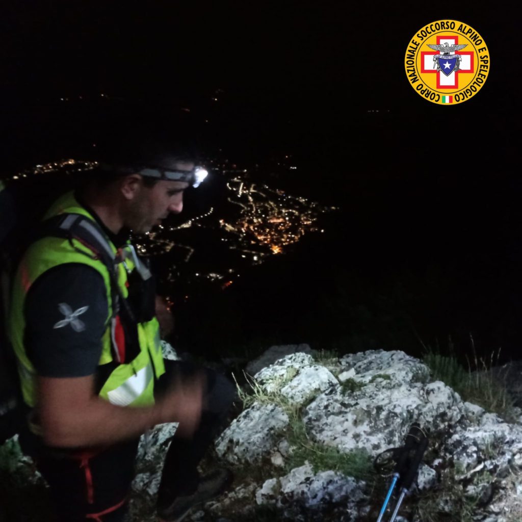 SETTE INTERVENTI IN DUE GIORNI TRA IL GRAN SASSO E LA MAJELLA. LE RACCOMANDAZIONI DEL SOCCORSO ALPINO E SPELEOLOGICO PER AFFRONTARE LA MONTAGNA IN SICUREZZA.